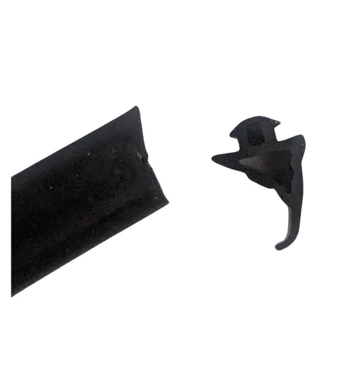 Close-up detail shot of the gasket's cross-sectional profile and texture, showing the precise dimensions and sealing surface design for architectural glazing applications