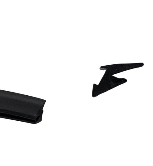 Close-up detail shot of the gasket's cross-sectional profile and texture, showing the precise dimensions and sealing surface design for architectural glazing applications