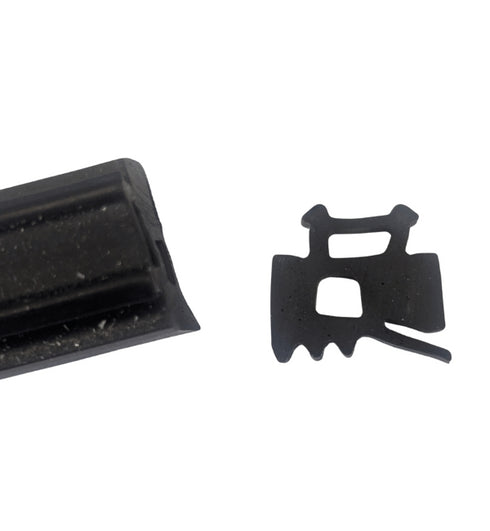 Close-up detail shot of the gasket's cross-sectional profile and texture, showing the precise dimensions and sealing surface design for architectural glazing applications