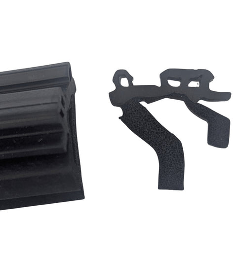 Close-up detail shot of the gasket's cross-sectional profile and texture, showing the precise dimensions and sealing surface design for architectural glazing applications