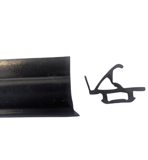 Close-up detail shot of the gasket's cross-sectional profile and texture, showing the precise dimensions and sealing surface design for architectural glazing applications