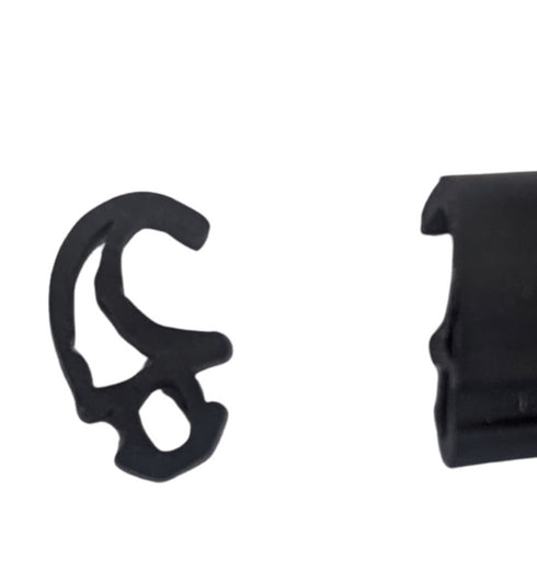 Close-up detail shot of the gasket's cross-sectional profile and texture, showing the precise dimensions and sealing surface design for architectural glazing applications